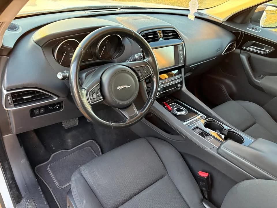 Használt Jaguar F-Pace 20d AWD eladó Zalaegerszegen – fotó 4