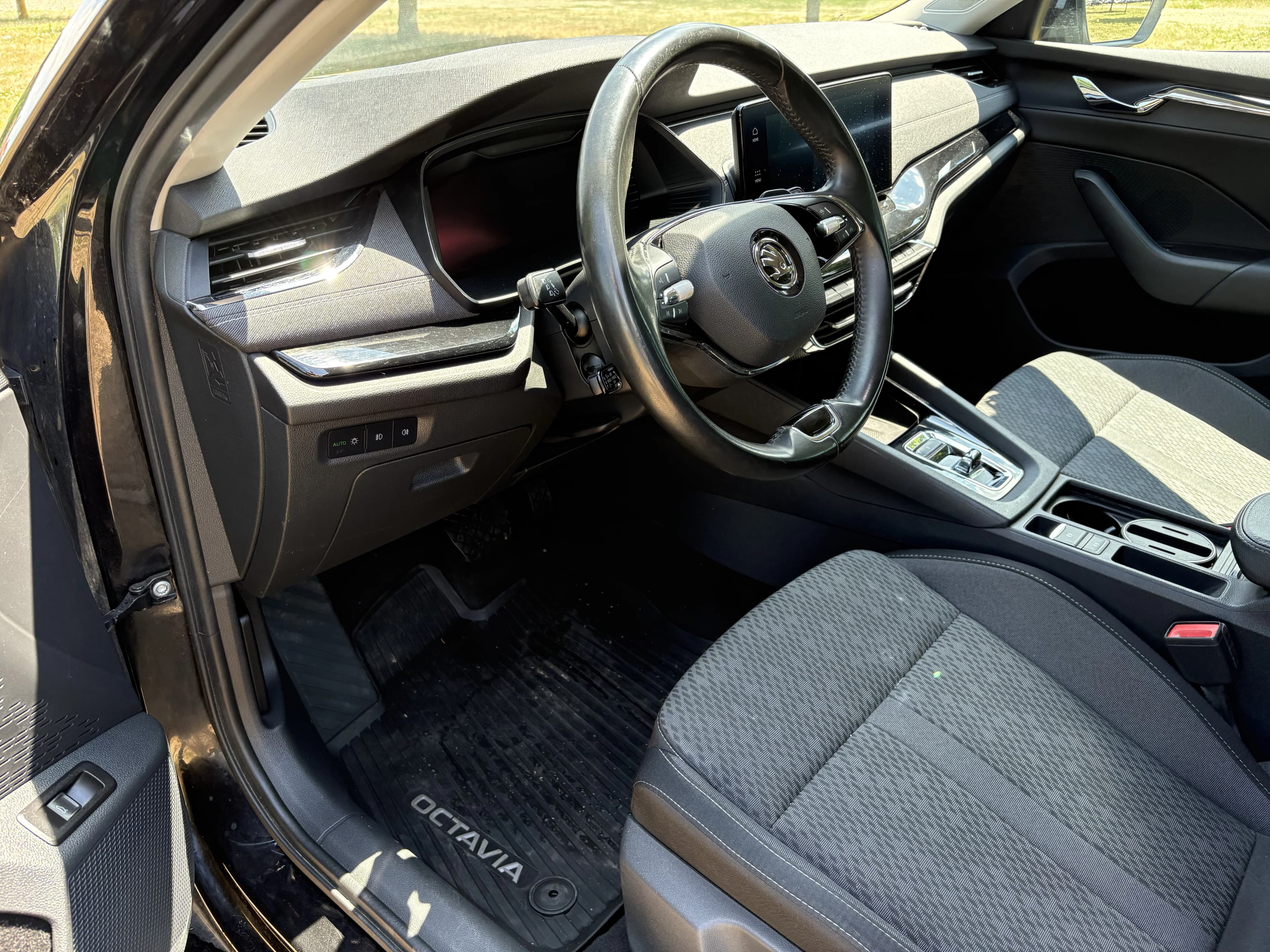 Használt Skoda Octavia Combi 2.0 TDI DSG eladó Zalaegerszegen – fotó 2