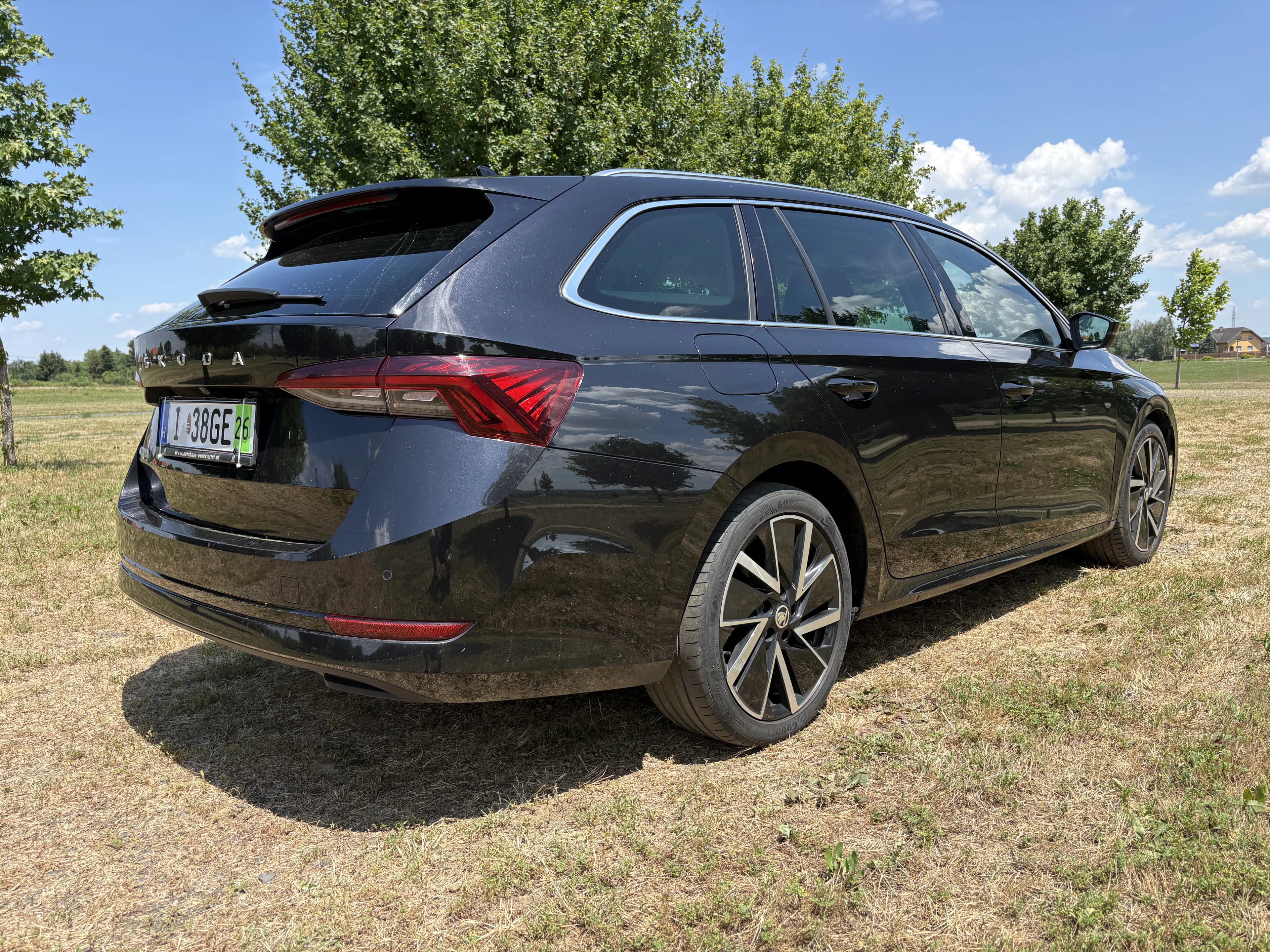 Használt Skoda Octavia Combi 2.0 TDI DSG eladó Zalaegerszegen – fotó 7