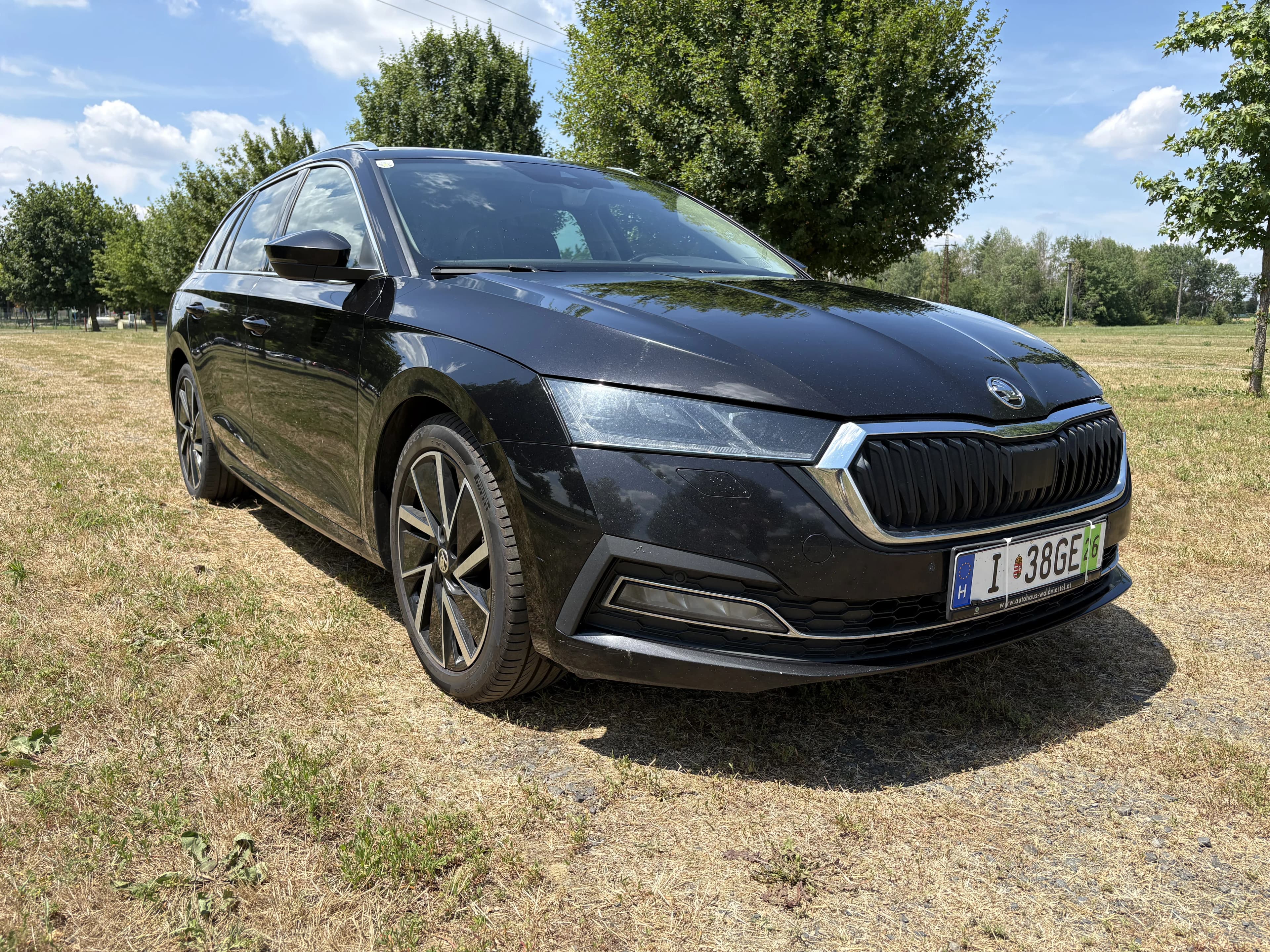 Használt Skoda Octavia Combi 2.0 TDI DSG eladó Zalaegerszegen – fotó 1